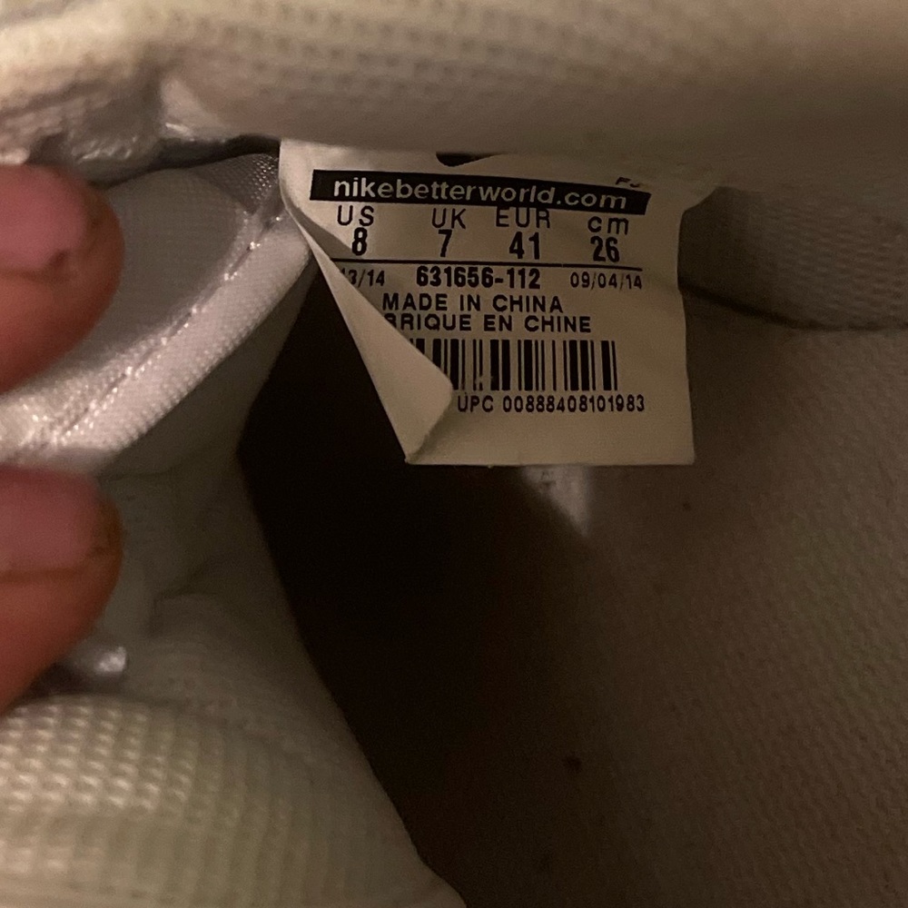 Nike White Low Top Sneakers Size 8 - Picture 3 of 4